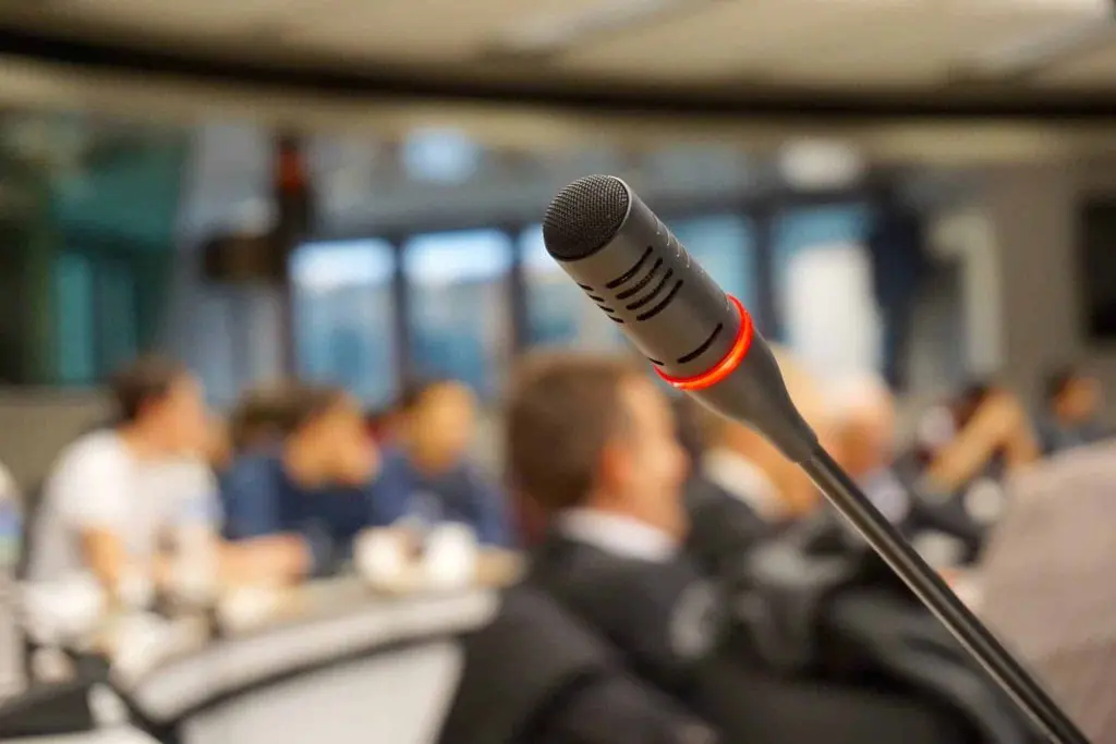 microphone 704255 1